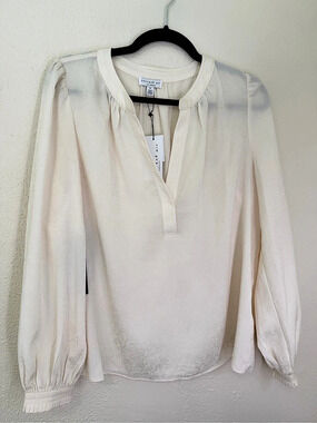 Current Air Long Sleeve Blouse in Cream Size medium NWT